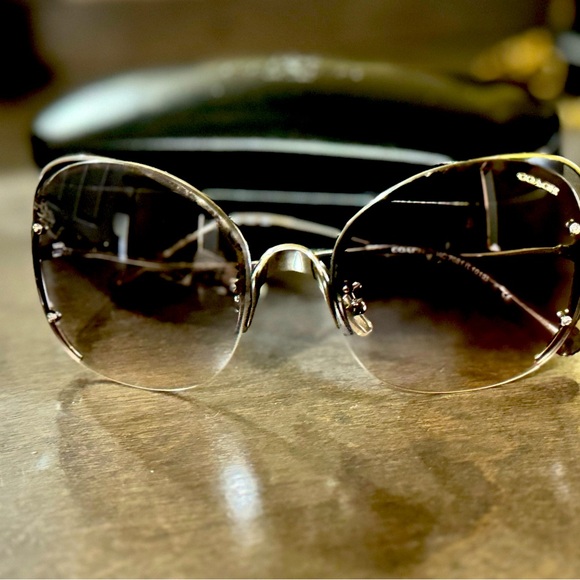 Coach sunglasses with case - Picture 1 of 10